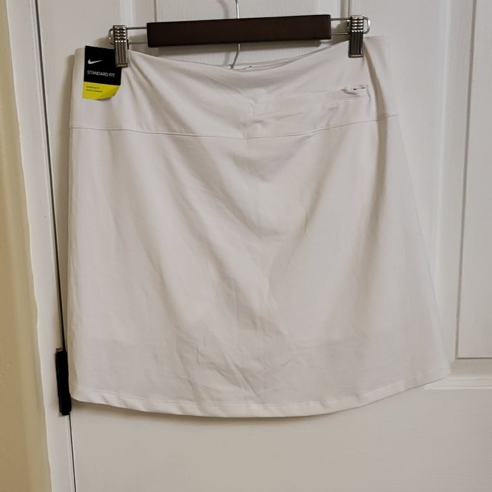 Nike white with light grey stripe skorts Size Large NWT - Picture 2 of 12